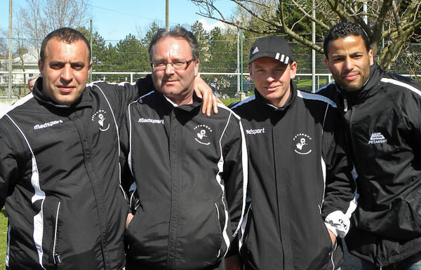 tchouka et sa bande de potes,un bon souvenir de notre rencontre, bises mon frère.