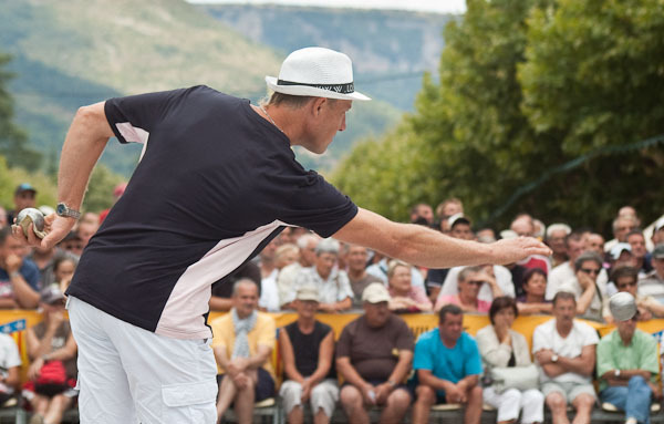 Lucien phénoménal a tiré 4 fois le bouchon 4 sur 4 sur cette partie Lucien phénoménal a tiré 4 fois le bouchon 4 sur 4 sur cette partie