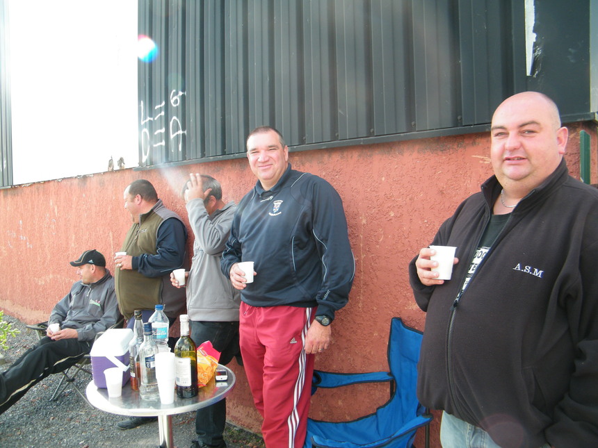 dommage , il n'y apas de photo du soir hein!!!!! mon Philippe ,dur l'entrainement dommage , il n'y apas de photo du soir hein!!!!! mon Philippe ,dur l'entrainement