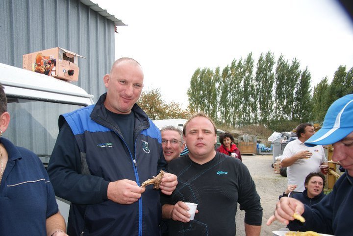 vous etes à genoux mdr vous etes à genoux mdr