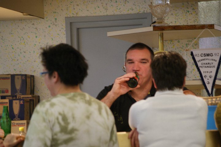 Reynald pris en flag Reynald pris en flag