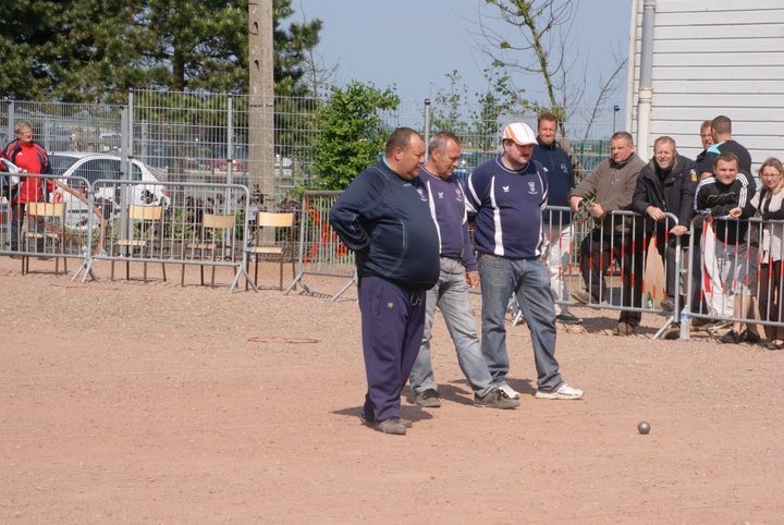 1/4 de finale pilou contre coluche Burbure contre Burbure