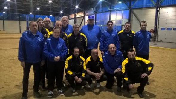 Les 2 équipes après les rencontres !! Les 2 équipes après les rencontres !!