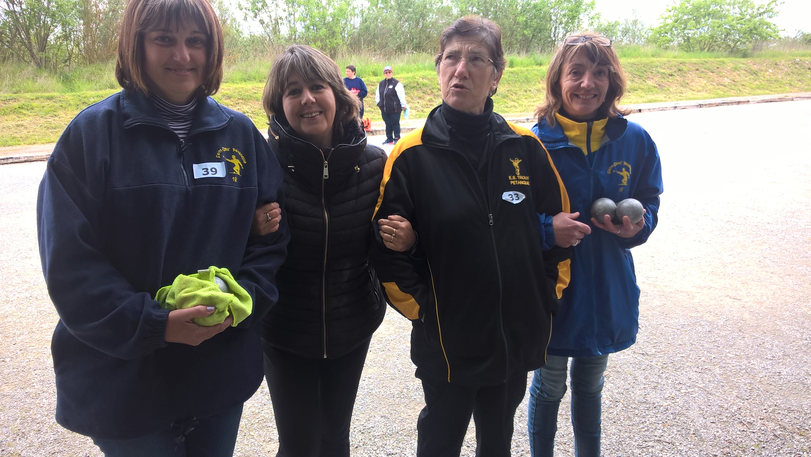 Monique,Corinne et leurs adversaires Mimi et Mumu de St Doul !!