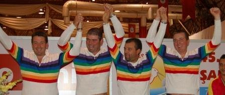 Pour la troisième fois consécutive cette équipe est Championne du Monde! Pour la troisième fois consécutive cette équipe est Championne du Monde!