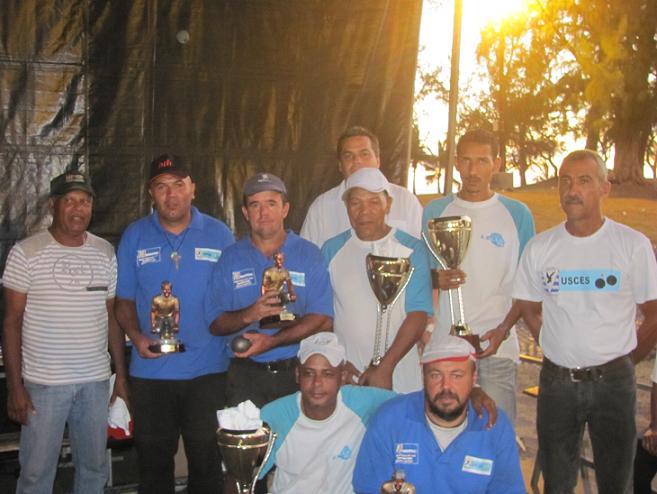 LES CHAMPIONS ET VICE CHAMPIONS 2011 LES CHAMPIONS ET VICE CHAMPIONS 2011