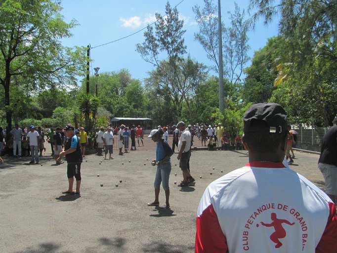 on est venu depuis Grand Baie Maurice pour participer à cette fête Kaf on est venu depuis Grand Baie Maurice pour participer à cette fête Kaf