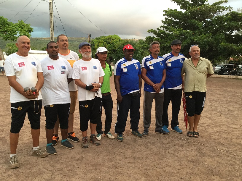 Les équipes finalistes (à droite l'équipe  Tosi - Dubois - Poinin Coulin vianqueur de ce championnat)