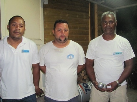 Johan Hériès/Joël caro/Jean-Claude Bronchet qualifiés pour la finale sur le terrain de l'Etang-Salé Johan Hériès/Joël caro/Jean-Claude Bronchet qualifiés pour la finale sur le terrain de l'Etang-Salé