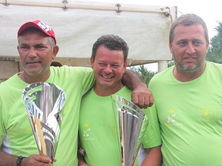 Ismaël Moussady, Fabrice Techer champions doublettes 2013 accompagné de leur président Thierry Robert Ismaël Moussady, Fabrice Techer champions doublettes 2013 accompagné de leur président Thierry Robert