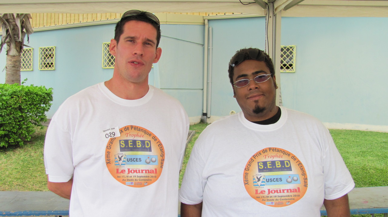 Romain et Dom des licenciés temporaires Romain et Dom des licenciés temporaires