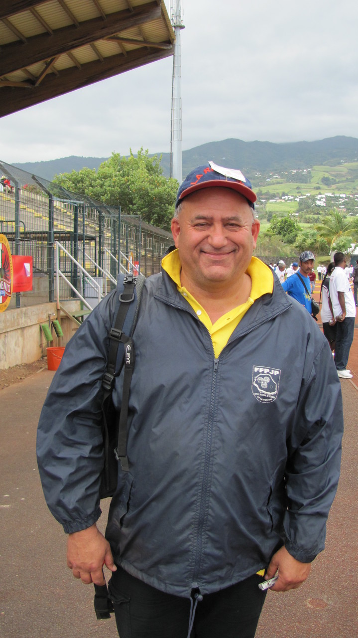 L'arbitre Marc Cadoret L'arbitre Marc Cadoret