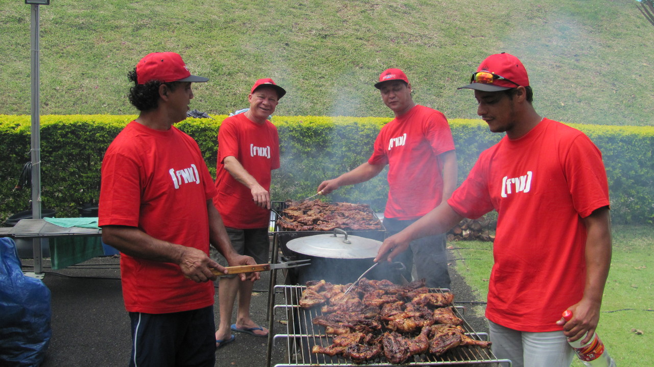 Les grillades lé là! Les grillades lé là!