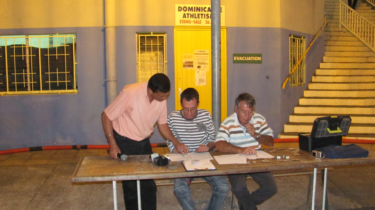 On s'inscrit pour la mêlée On s'inscrit pour la mêlée