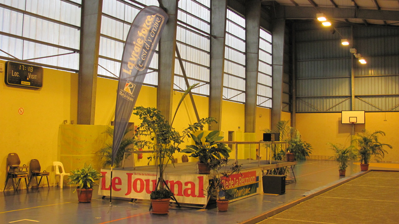 Le podium officiel dans le gymnase Le podium officiel dans le gymnase