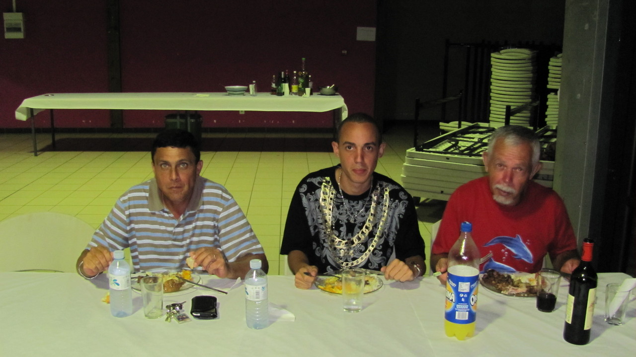 Mercredi, dîner au Blue Bayou  Mercredi, dîner au Blue Bayou