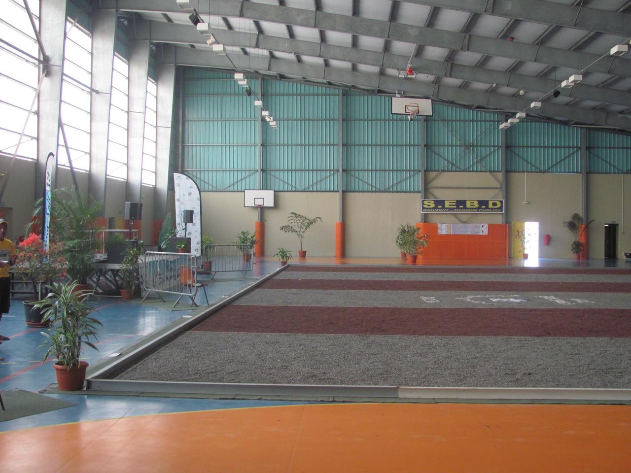 Vue des terrains en indoor Vue des terrains en indoor