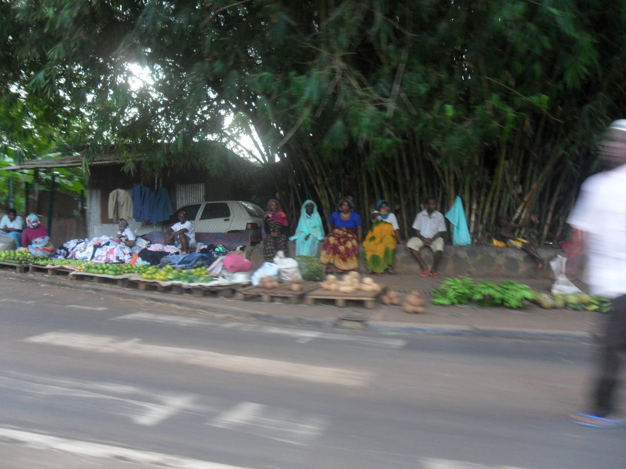 Marché en bord de route