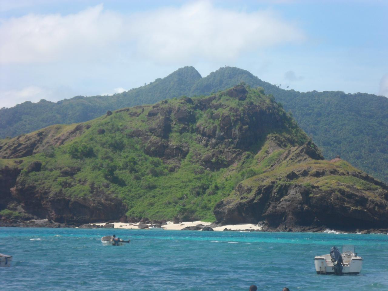 Une autre île en face Une autre île en face