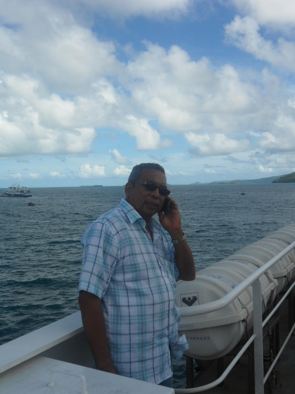 Le président du Comité en plein travail Le président du Comité en plein travail