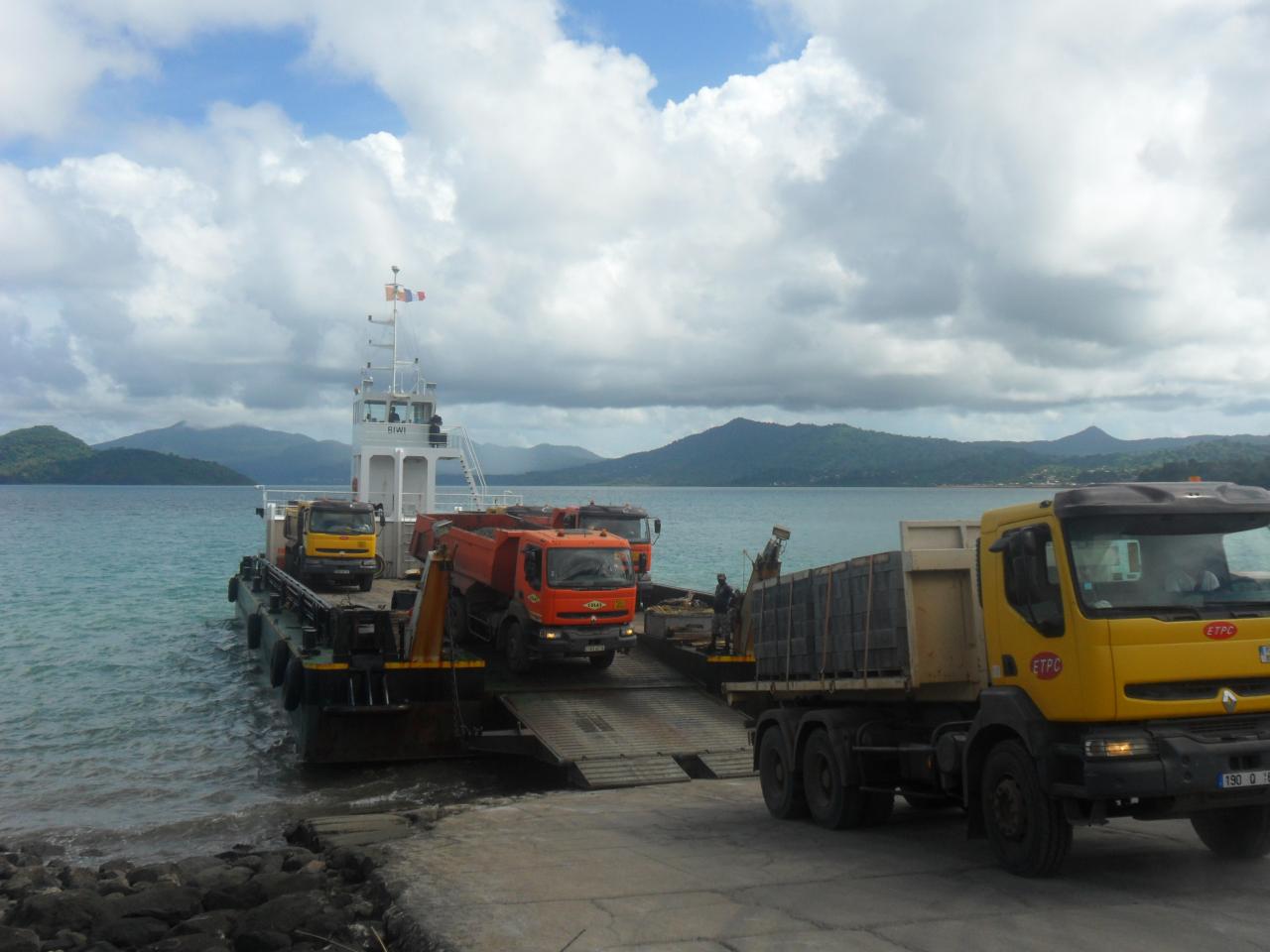 La barge accoste La barge accoste