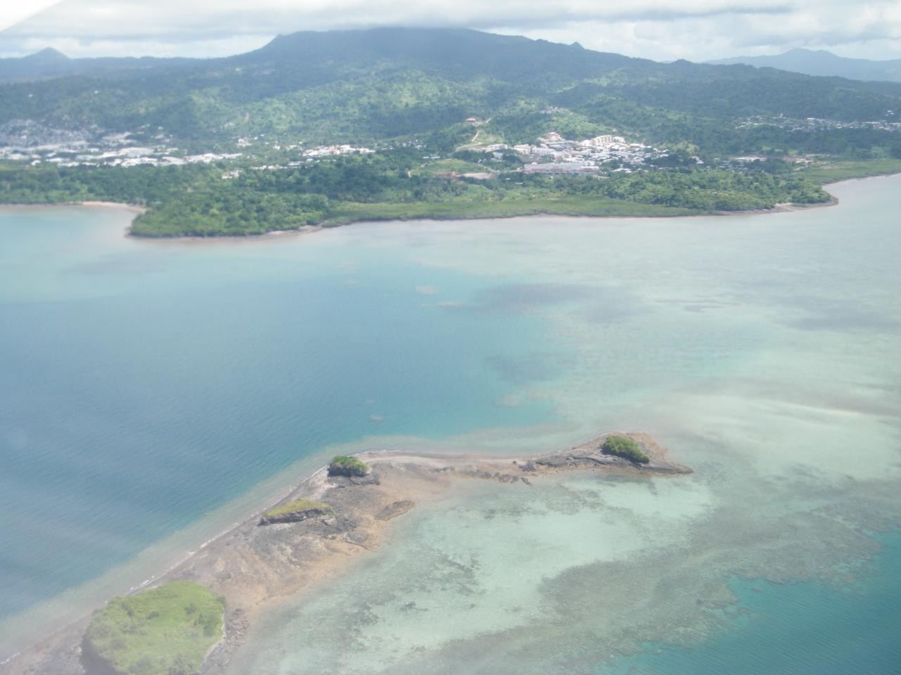 Approche sur Petite Terre Approche sur Petite Terre