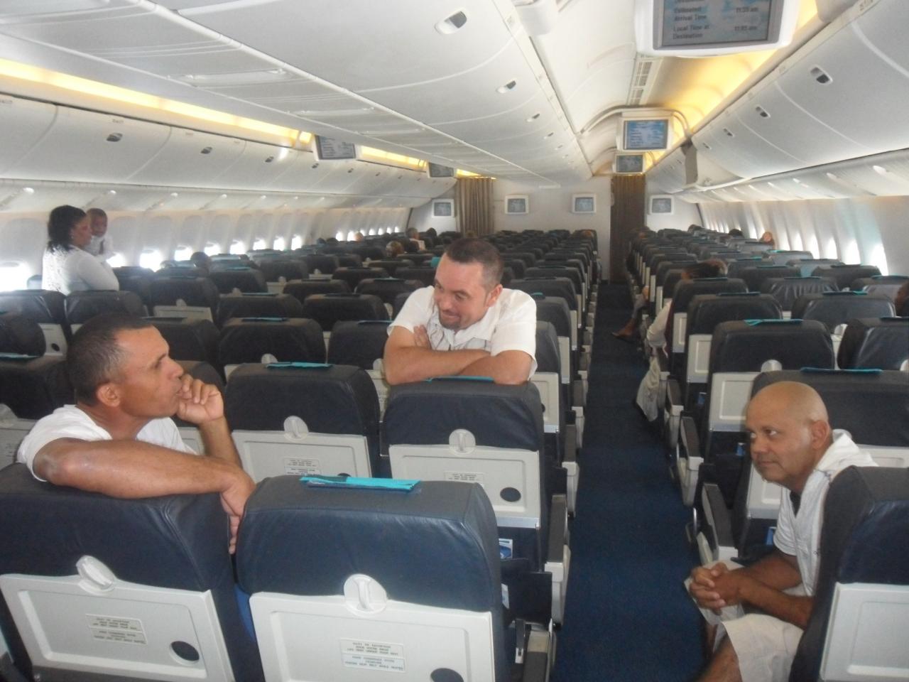 Discussions dans l'avion Discussions dans l'avion