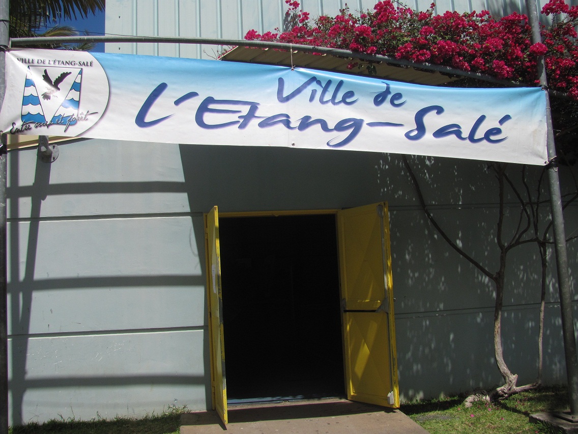 Entrée du gymnase Entrée du gymnase