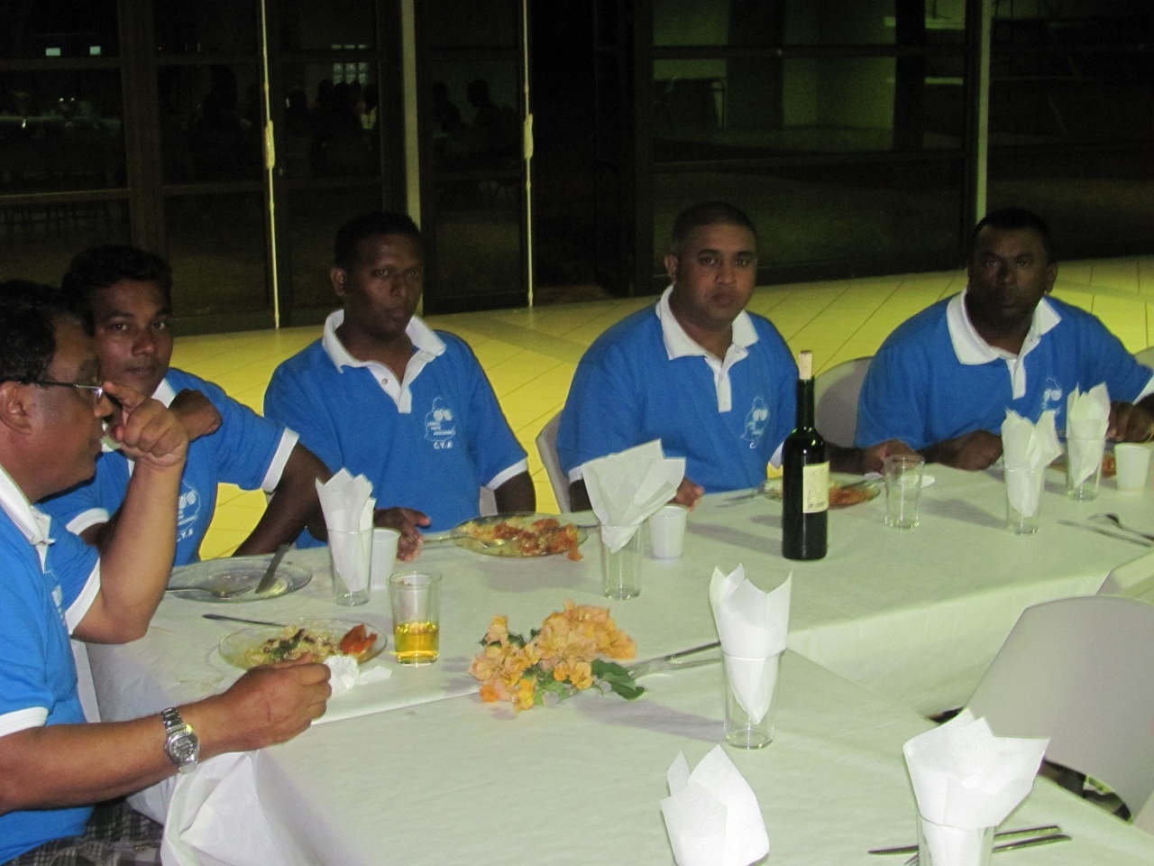 Repas inaugural au Blue Bayou Repas inaugural au Blue Bayou