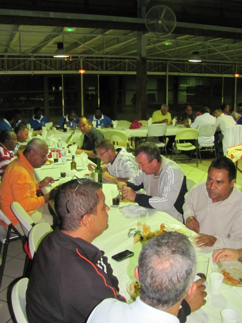 Repas inaugural au Blue Bayou Repas inaugural au Blue Bayou