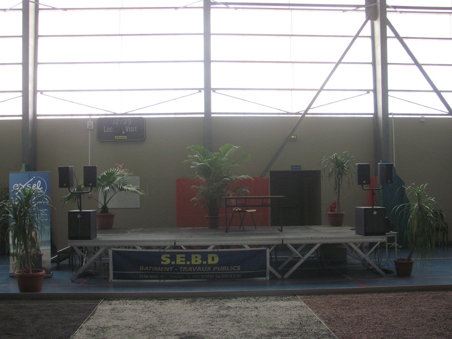 Le podium dans le gymnase Le podium dans le gymnase