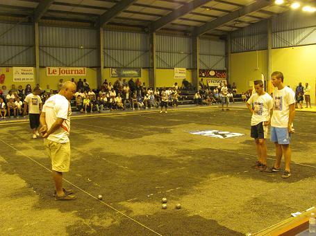 Les premières parties dans le gymnase