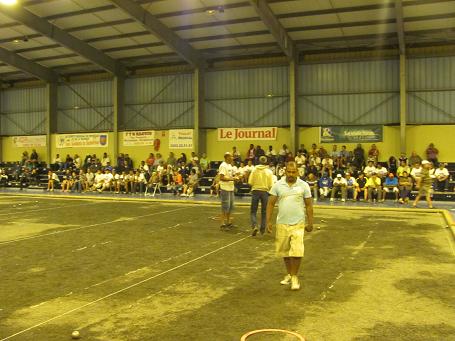 Les premières parties dans le gymnase Les premières parties dans le gymnase