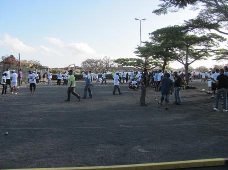 Les premières parties sur la parking Les premières parties sur la parking