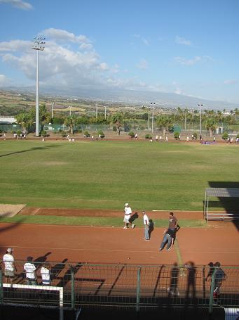 Les premières parties sur la piste d'athlétisme