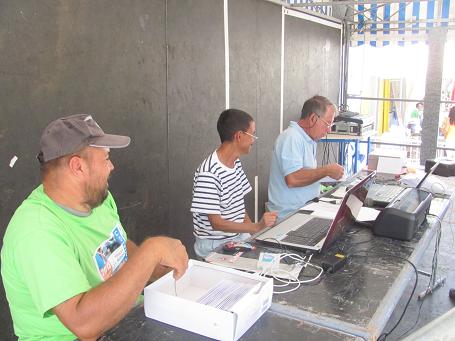 La table d'inscription se met en place La table d'inscription se met en place