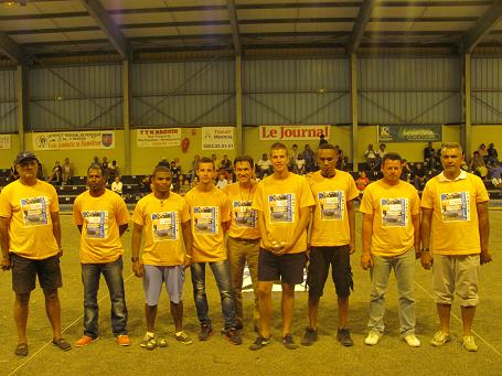 Photos des équipes finalistes concours A et B Photos des équipes finalistes concours A et B