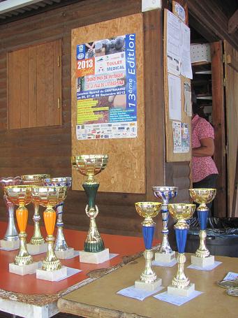 Remises des récompenses et sacs souvenirs Remises des récompenses et sacs souvenirs