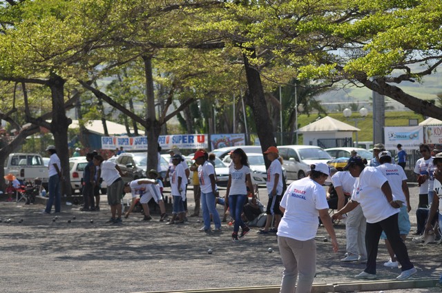 A l'ombre, sous les arbres A l'ombre, sous les arbres