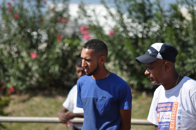 Quelques parties encore sur la piste d'athlétisme Quelques parties encore sur la piste d'athlétisme