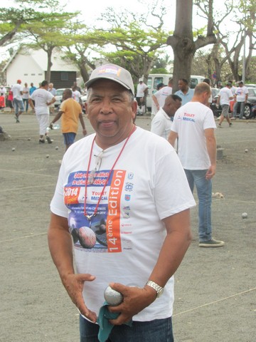 Hervé le président du Comité de Mayotte joue aussi. Hervé le président du Comité de Mayotte joue aussi.