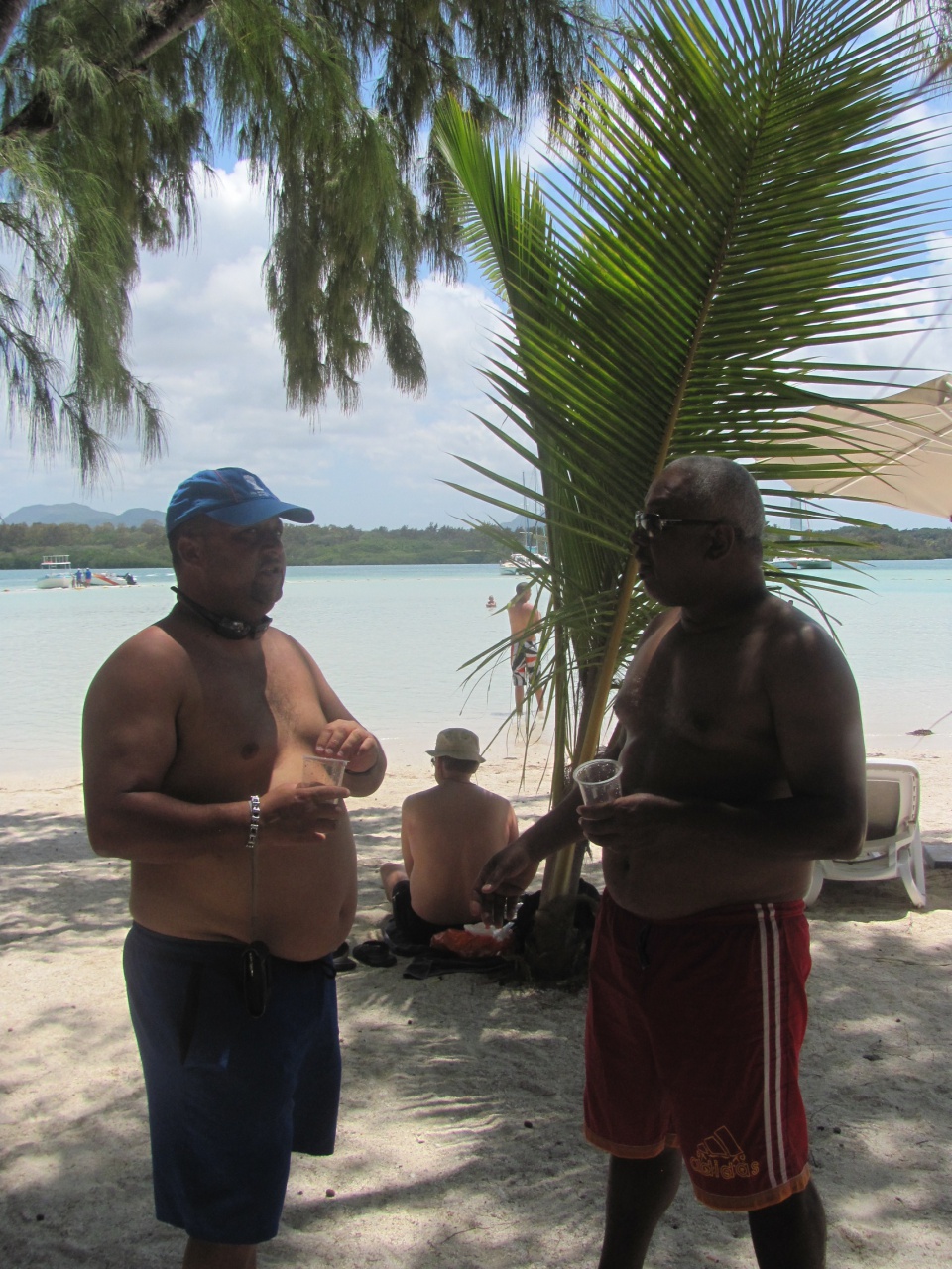 Jojo le Vice-président et Marco. Jojo le Vice-président et Marco.