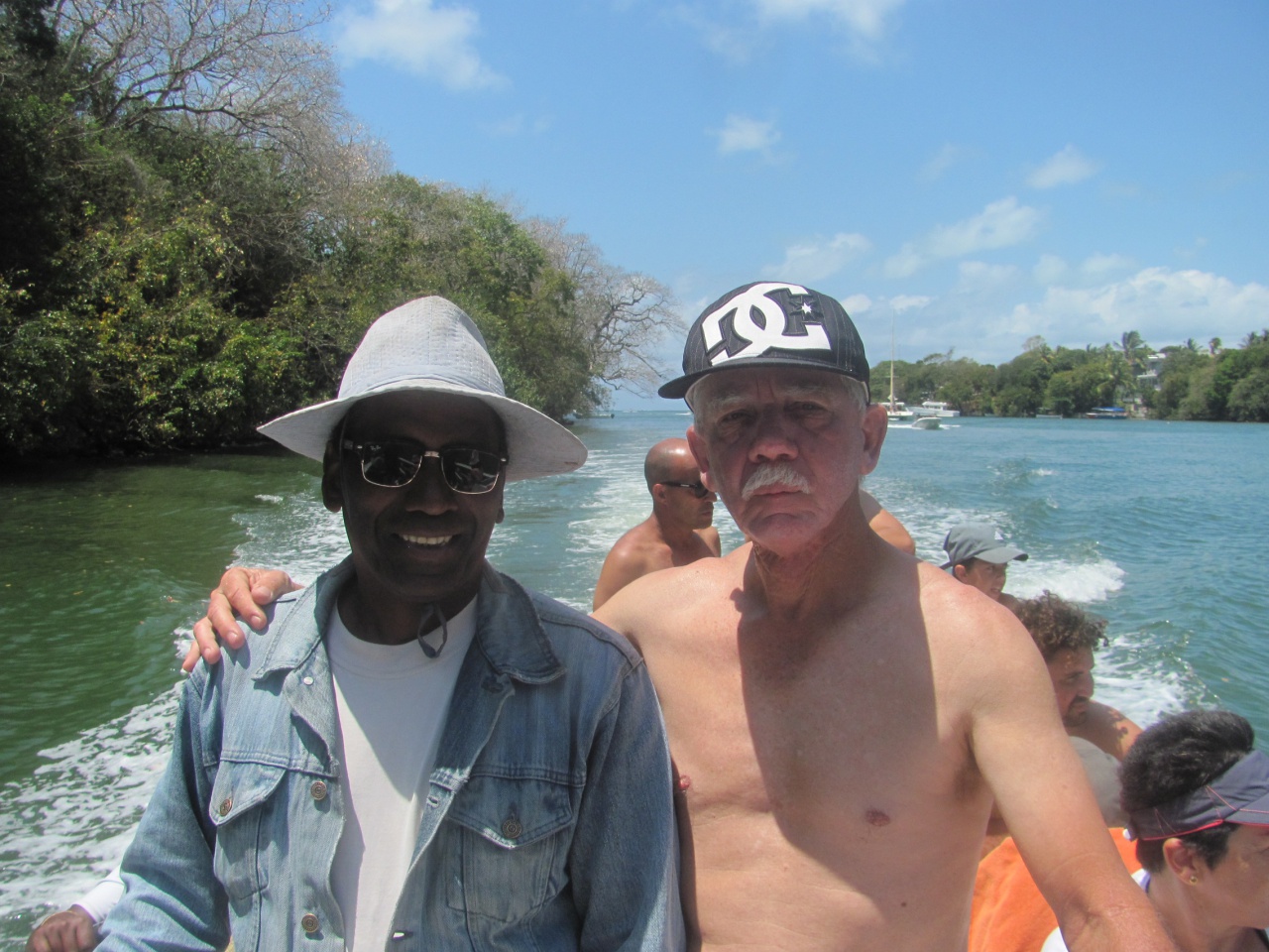 Michou et le capitaine. Michou et le capitaine.