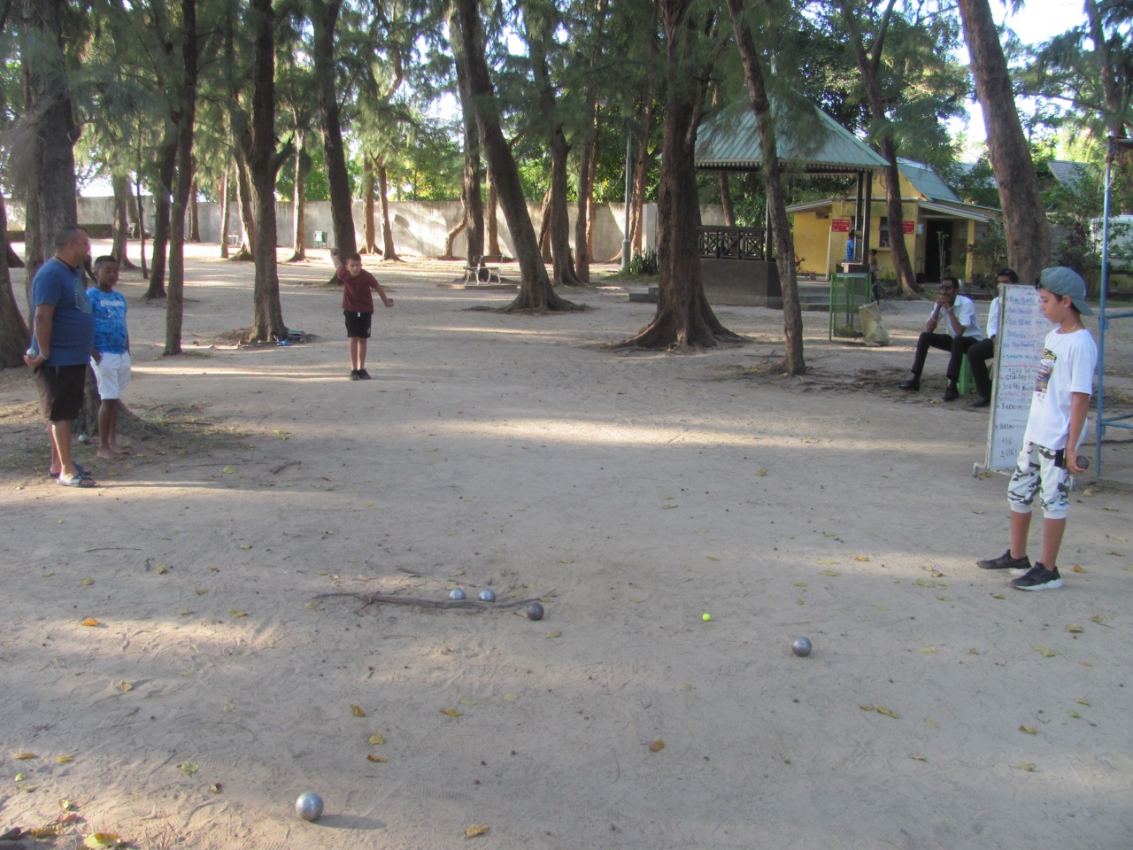 Entraînement au bord d'océan, sous les filaos Entraînement au bord d'océan, sous les filaos