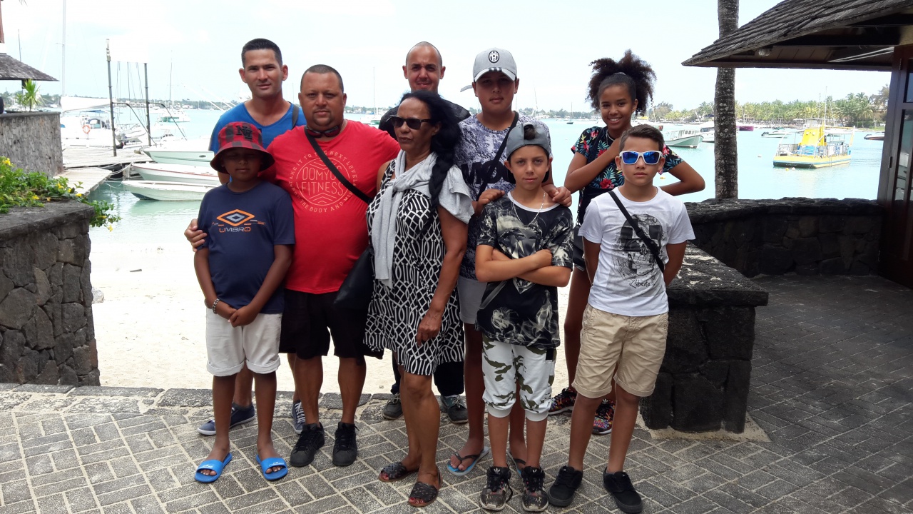 Arrivée à Grand Baie Arrivée à Grand Baie