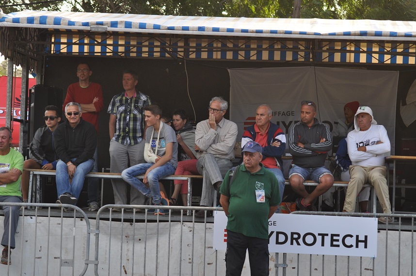 Le podium officiel sans la pluie! Le podium officiel sans la pluie!