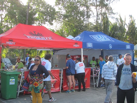 Le bar est ouvert! Le bar est ouvert!