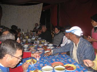 Repas au boulodrome avec le président de pétanque malgache Hugue