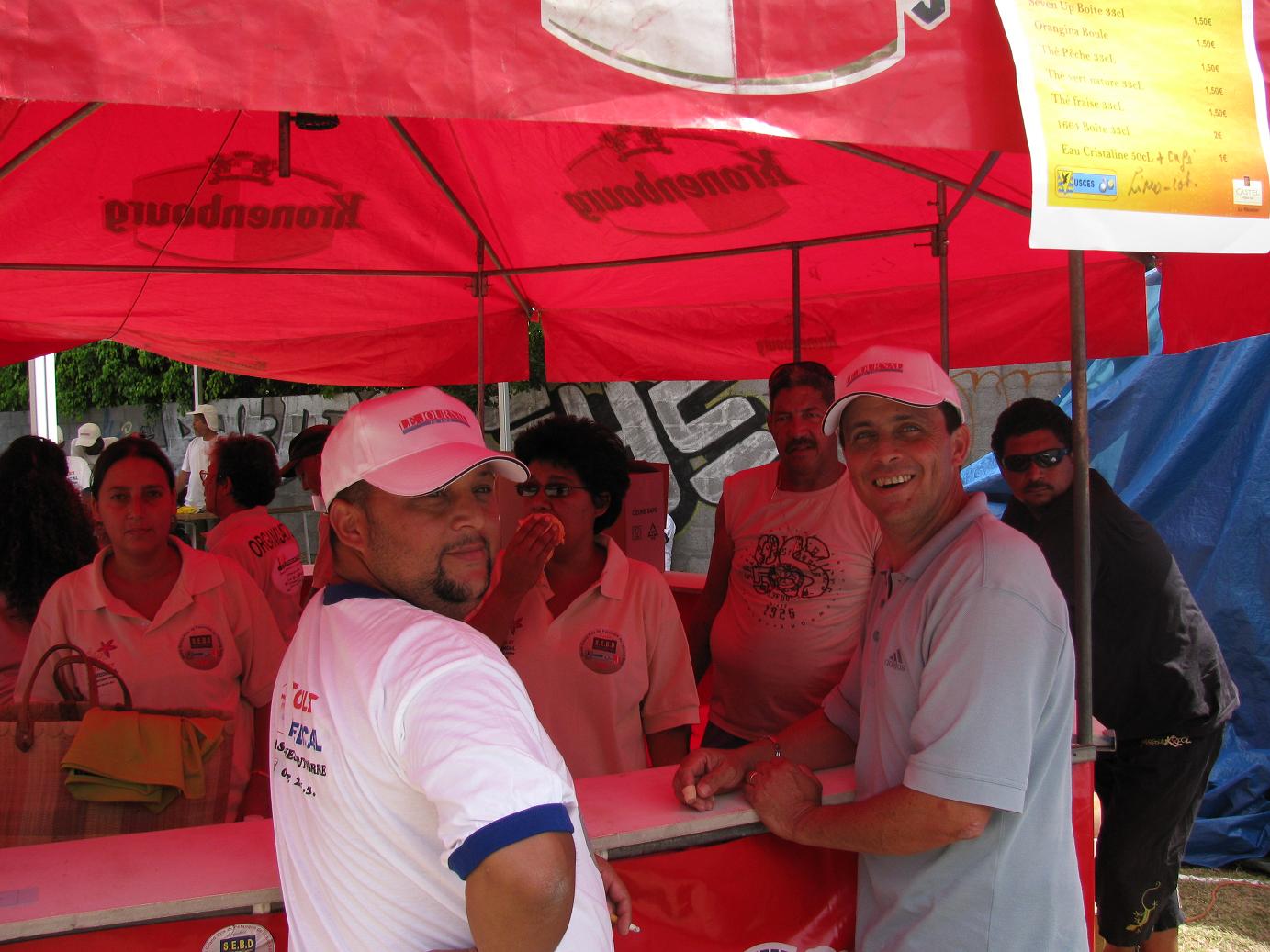 Jo et Jo surveillent la caisse! Jo et Jo surveillent la caisse!