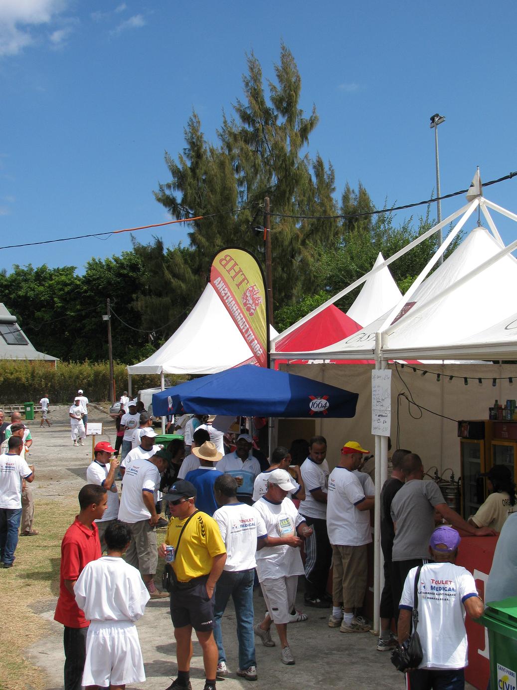 Direction le bar pour se désaltérer Direction le bar pour se désaltérer